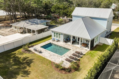 Property building, Neighbourhood, Natural landscape, Garden, Balcony/Terrace, Balcony/Terrace, Seating area, Garden view, Pool view, Area and facilities, Area and facilities, Swimming pool, Swimming pool, sunbed