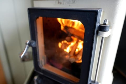 Romantic Retreat - Luxury Shepherds Hut + Hot Tub! House in England