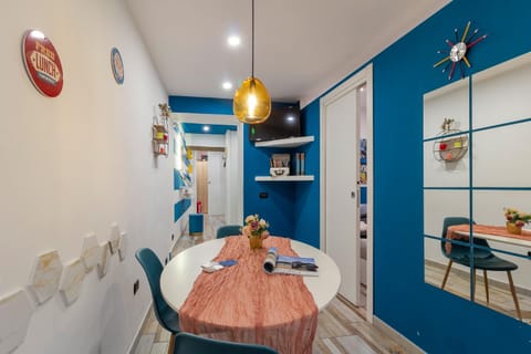 Living room, Photo of the whole room, Seating area, Dining area