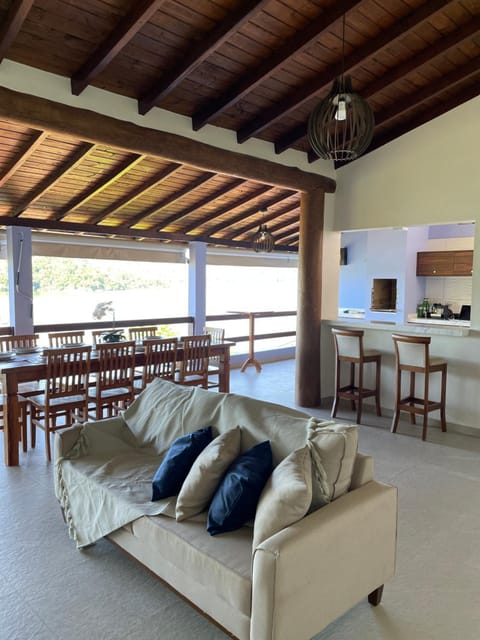 Casa Belvedere na Ilha do Araujo e Ganhe 1 passeio de barco House in State of Rio de Janeiro