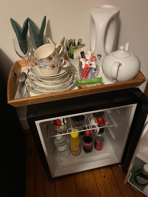 Coffee/tea facilities, minibar