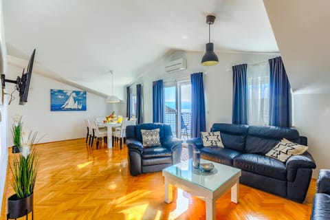TV and multimedia, Balcony/Terrace, Living room, Dining area
