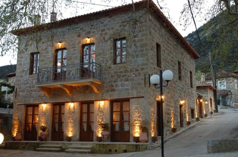 Facade/entrance, Area and facilities