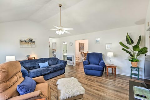 Normandy Home with Yard about 2 Mi to Lake House in Tennessee