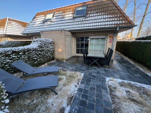 Vakantiehuisje aan zee vlakbij Plopsaland en het strand - Casa Memphis House in De Panne