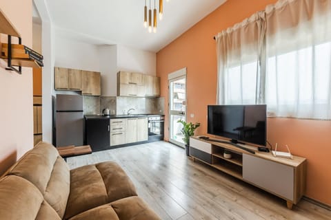 TV and multimedia, Kitchen or kitchenette, Living room