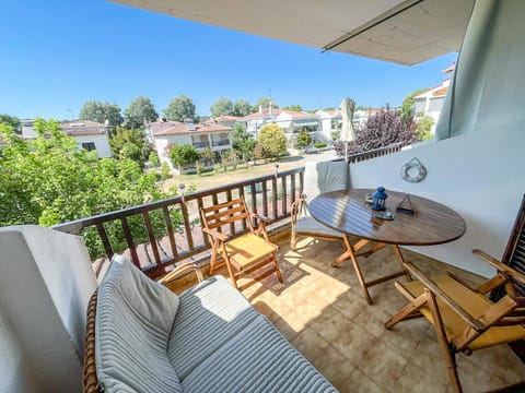 Day, View (from property/room), Balcony/Terrace, Seating area, Dining area