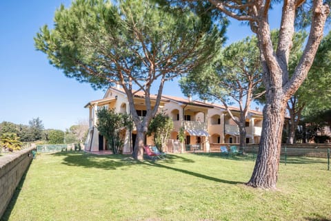 Property building, Spring, Day, Natural landscape, Garden, Garden, Garden view