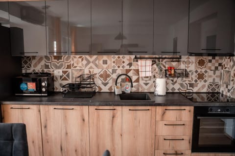 Coffee/tea facilities, Kitchen or kitchenette, dishwasher, minibar, pet friendly, stove