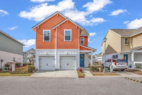 Property building, Day, Neighbourhood, Street view, Parking