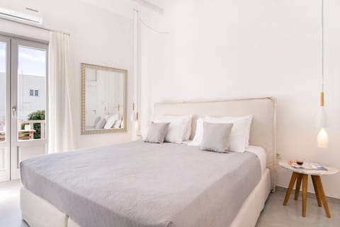 Bed, View (from property/room), Decorative detail, Bedroom, City view, air conditioner