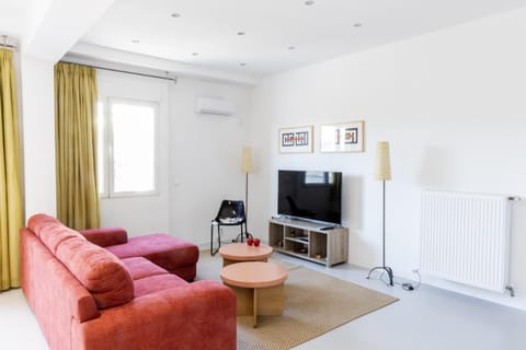 Communal lounge/ TV room, Living room