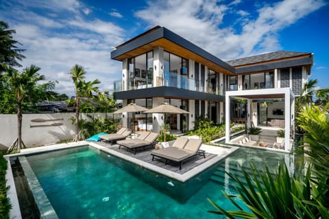 Property building, Pool view, Swimming pool, sunbed