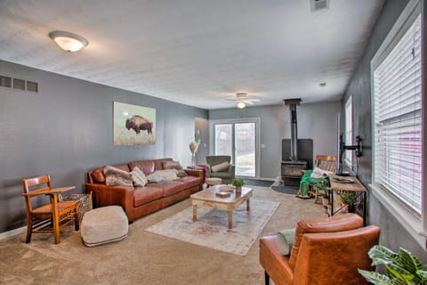 Peaceful Cottage about 8 Mi to Downtown Toledo! House in Toledo