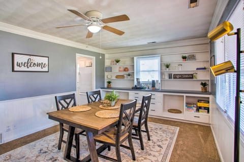 Peaceful Cottage about 8 Mi to Downtown Toledo! House in Toledo