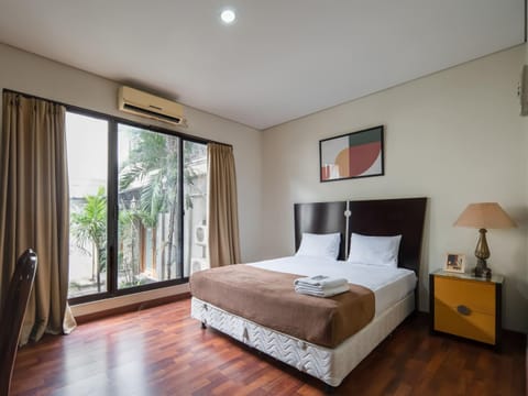 Bed, Photo of the whole room, Bedroom, air conditioner