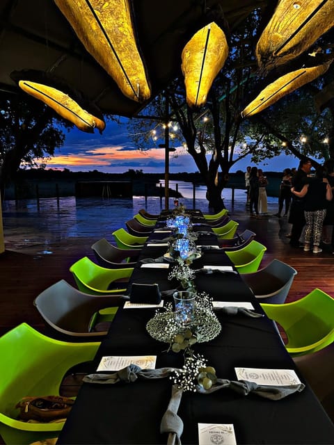 Restaurant/places to eat, Restaurant/places to eat, Natural landscape, Lounge or bar, Food and drinks, Banquet/Function facilities, Evening entertainment, Food, River view, Breakfast, Dinner, Drinks, Non alcoholic drinks