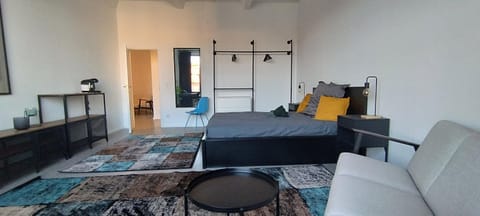 Bed, Photo of the whole room