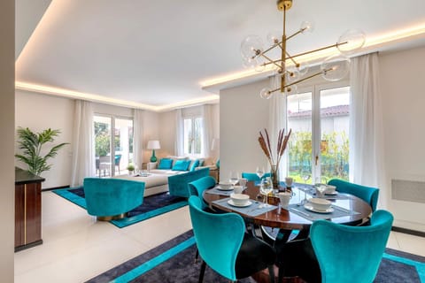 TV and multimedia, Living room, Seating area, Dining area