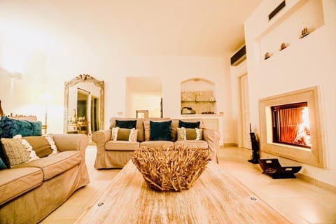 Villa Clive with Trullo Matto Plus Apartment in Province of Taranto