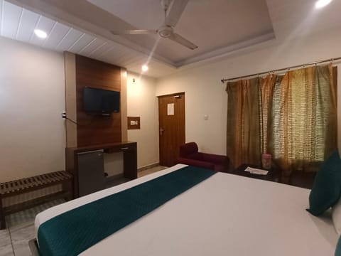 TV and multimedia, Photo of the whole room, Bedroom