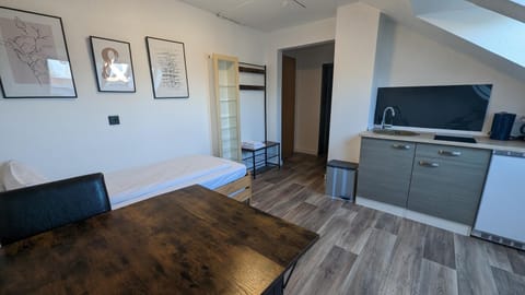 Bed, Kitchen or kitchenette, Photo of the whole room, hair dresser