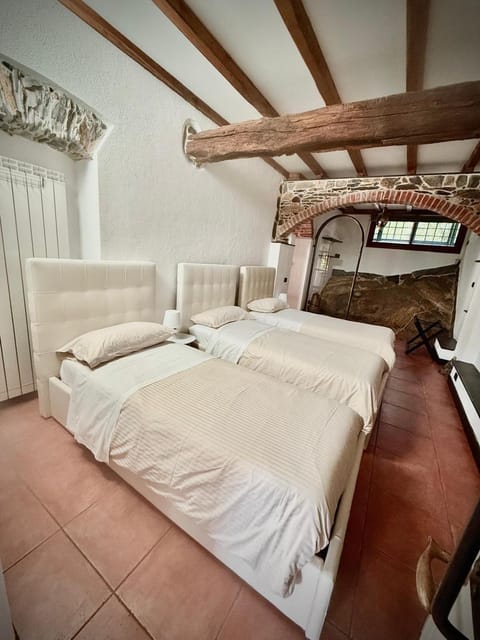 Rock House Apartment in Rapallo