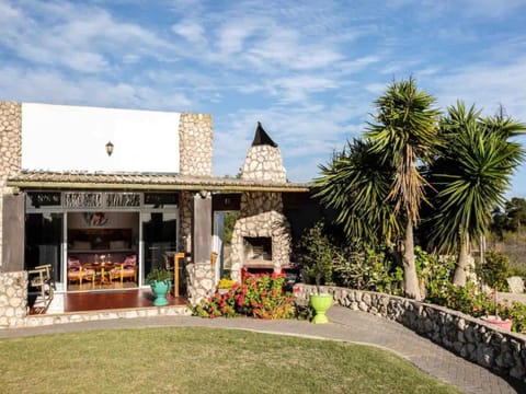 Property building, BBQ facilities, BBQ facilities, Garden view