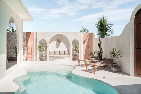 Pool view, Swimming pool, sunbed