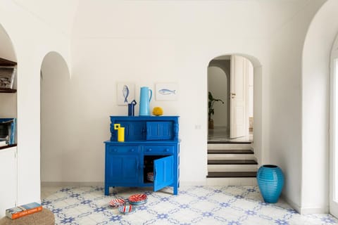 TV and multimedia, Living room, locker, air conditioner