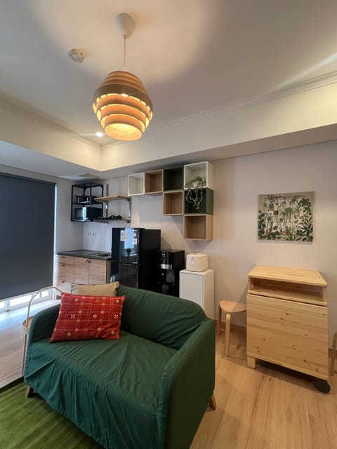 Communal lounge/ TV room, TV and multimedia, Kitchen or kitchenette, Living room, Seating area, Evening entertainment