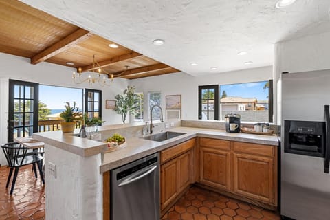 3263 Villa by the Sea townhouse House in Pacific Grove