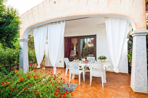 Balcony/Terrace, Dining area, Garden view