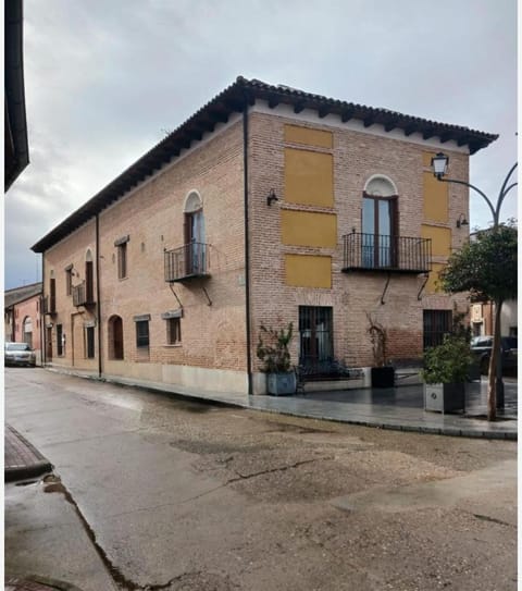 Neighbourhood, Landmark view, Street view, Location