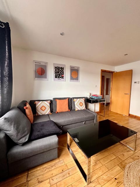 City centre apartment next to Bus and Train Station Apartment in Inverness