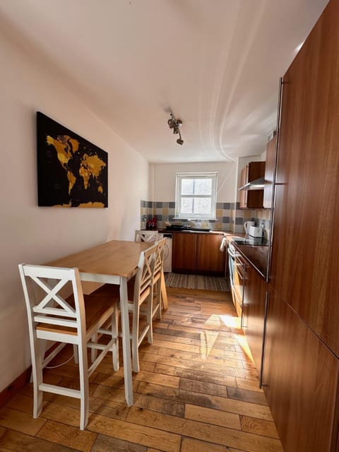 City centre apartment next to Bus and Train Station Apartment in Inverness