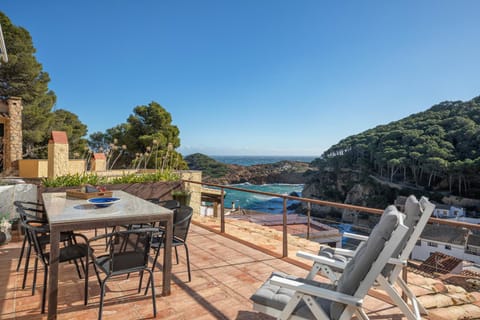 Natural landscape, View (from property/room), Balcony/Terrace, Dining area, Mountain view, Sea view, sunbed