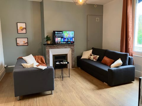 Communal lounge/ TV room, TV and multimedia, Living room
