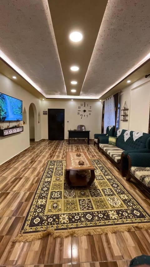 Communal lounge/ TV room, TV and multimedia, Living room, Seating area, Evening entertainment