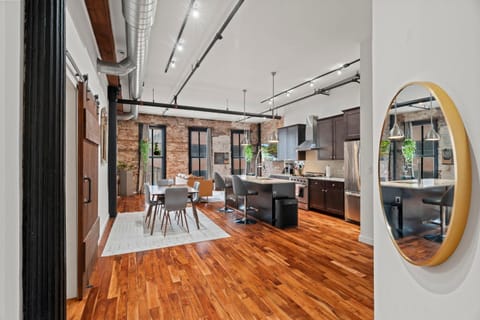 Kitchen or kitchenette, Living room