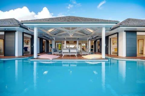 Patio, Natural landscape, Pool view, Sea view, Swimming pool, sunbed