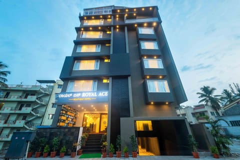 Property building, Facade/entrance, View (from property/room)