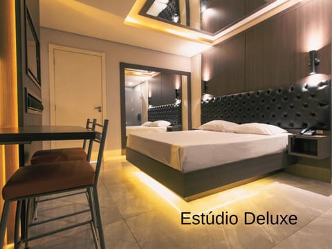 Bed, TV and multimedia, Photo of the whole room