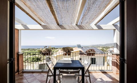 Patio, Day, Natural landscape, View (from property/room), Balcony/Terrace, Dining area, Mountain view, Sea view