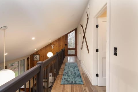 Killington Ski Chalet - Newly Renovated Chalet in Mendon