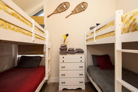 Killington Ski Chalet - Newly Renovated Chalet in Mendon