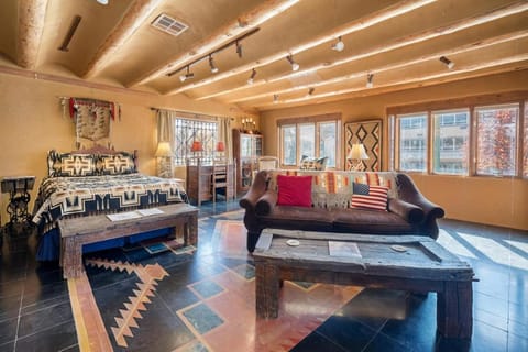Bed, Living room, Seating area, Bedroom, furniture, air conditioner