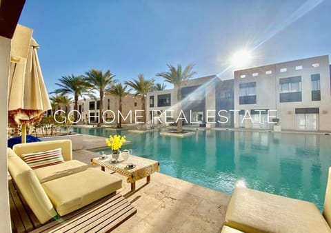 Property building, Day, Swimming pool, Swimming pool