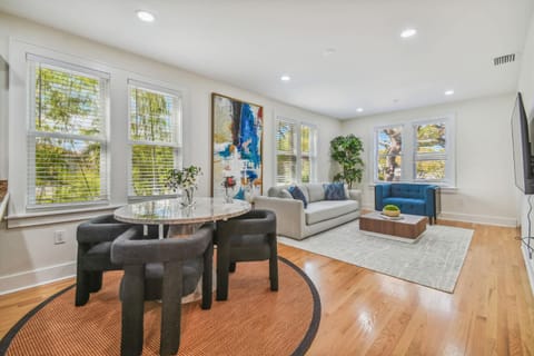 Living room, Seating area, Dining area