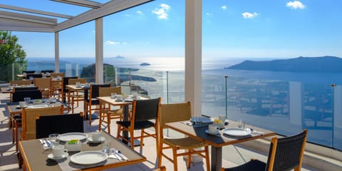 Restaurant/places to eat, Day, Natural landscape, View (from property/room), Dining area, Sea view